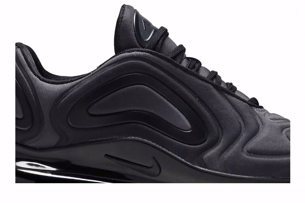Nike Air Max 720 GS Total Eclipse, view 3