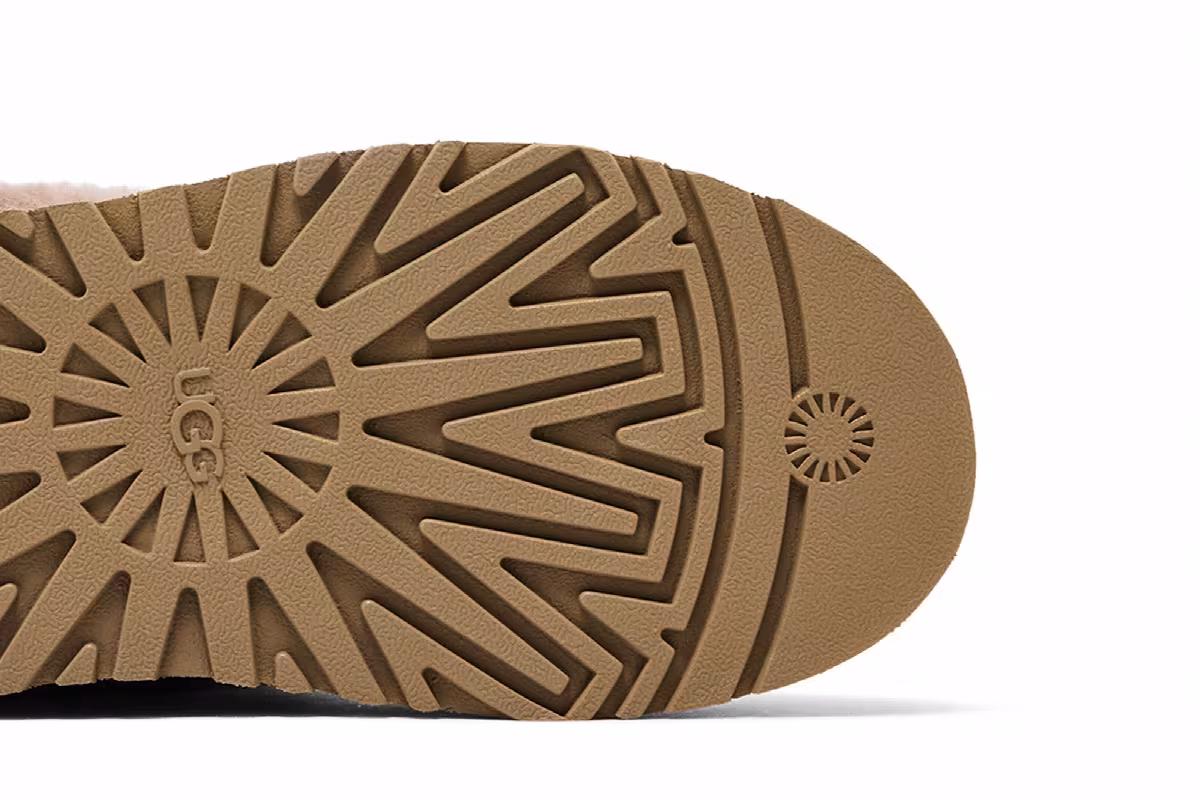 Ugg Women's Tazzelle Carbou, view 6