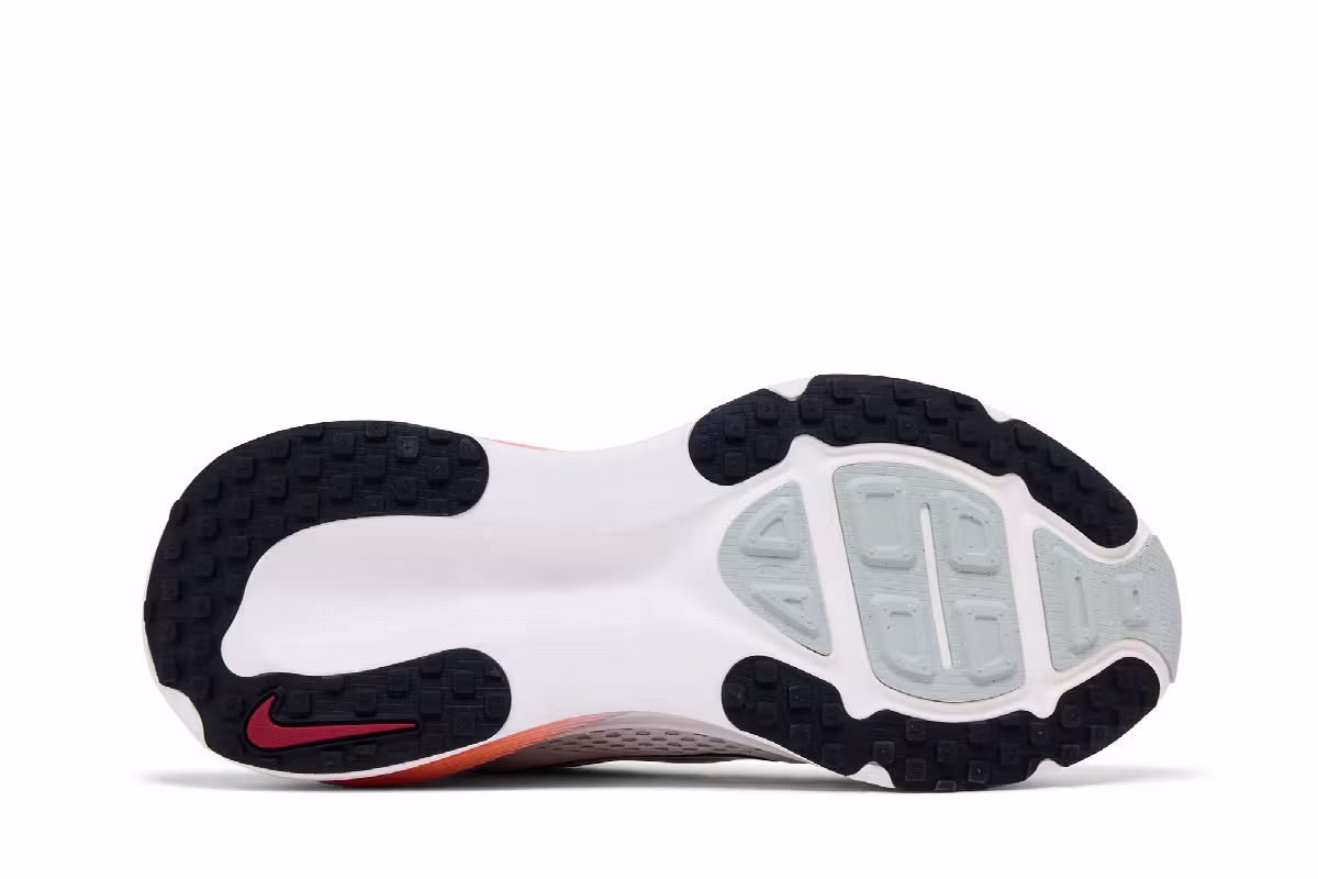 Nike Vomero 18 Year of The Horse, view 5