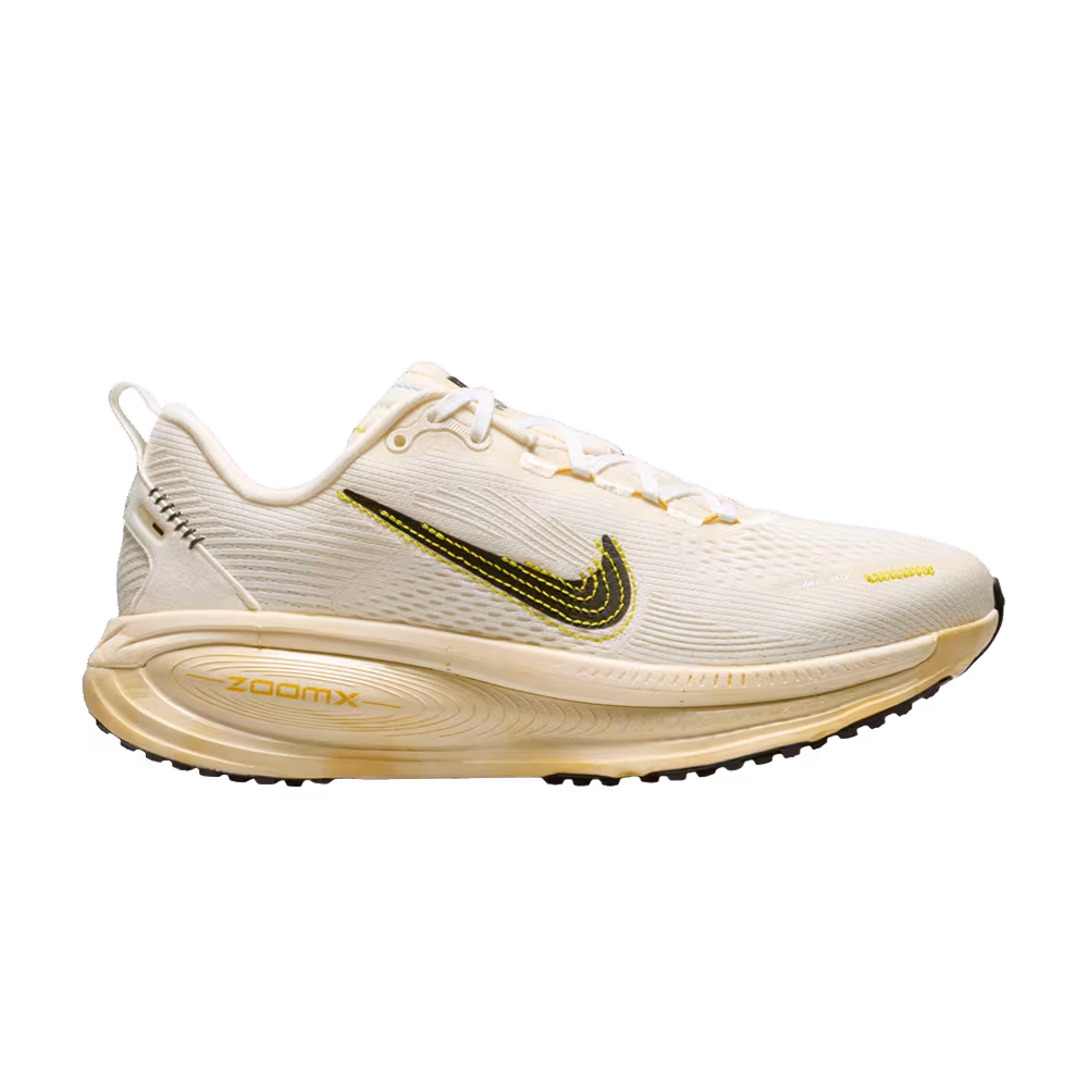 Nike Women's Vomero 18 Pale Ivory Black Coconut Milk