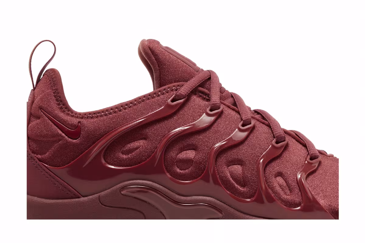 Nike Women's Air VaporMax Plus Cedar Burgundy, view 3