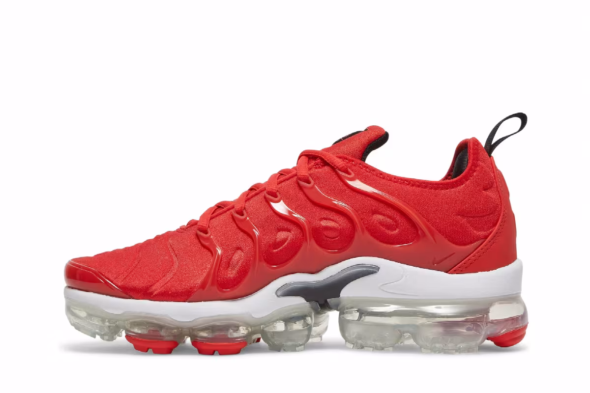 Nike Women's Air VaporMax Plus Chile Red, view 4