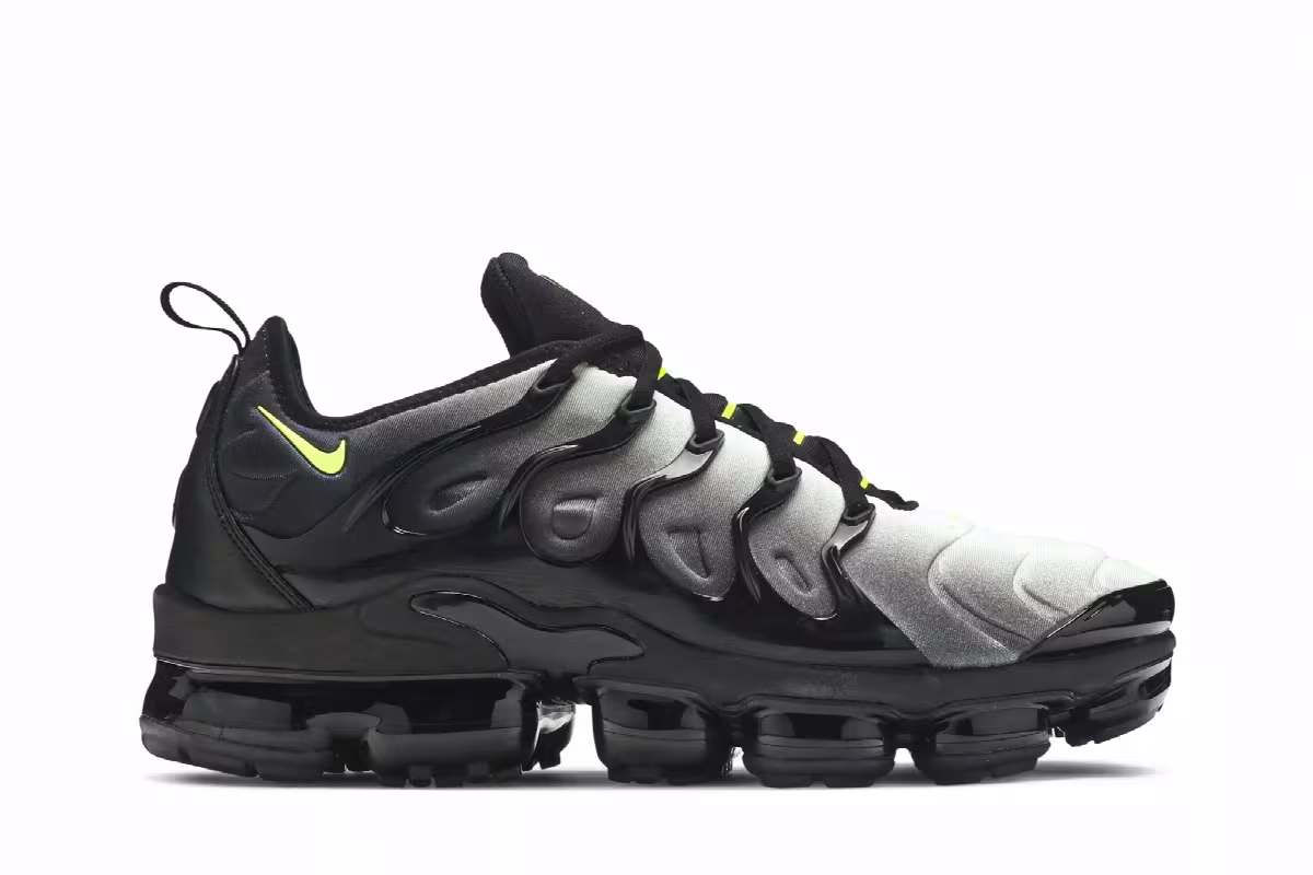 Nike Air VaporMax Plus Neon, view 2