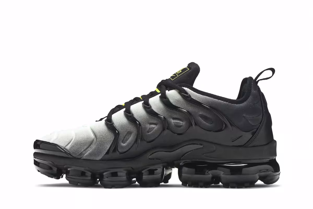 Nike Air VaporMax Plus Neon, view 4