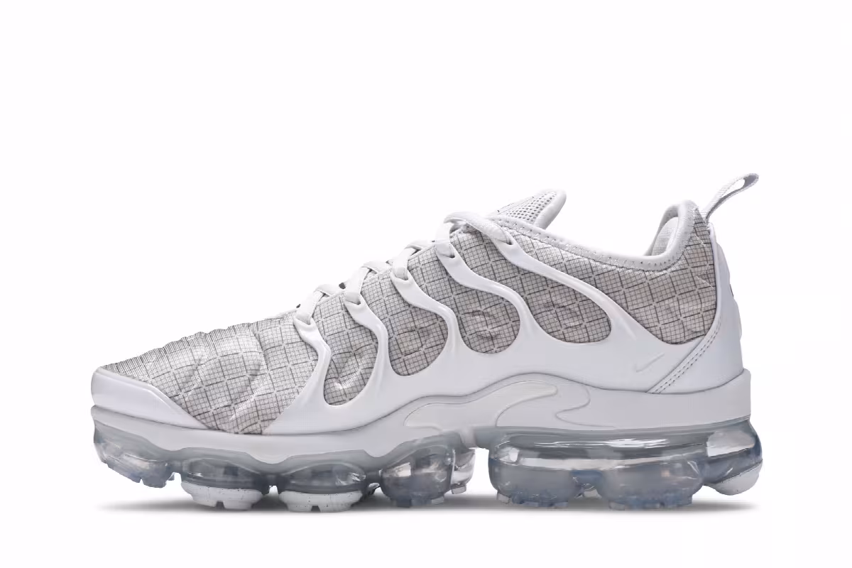Nike Air VaporMax Plus Pure Platinum, view 4
