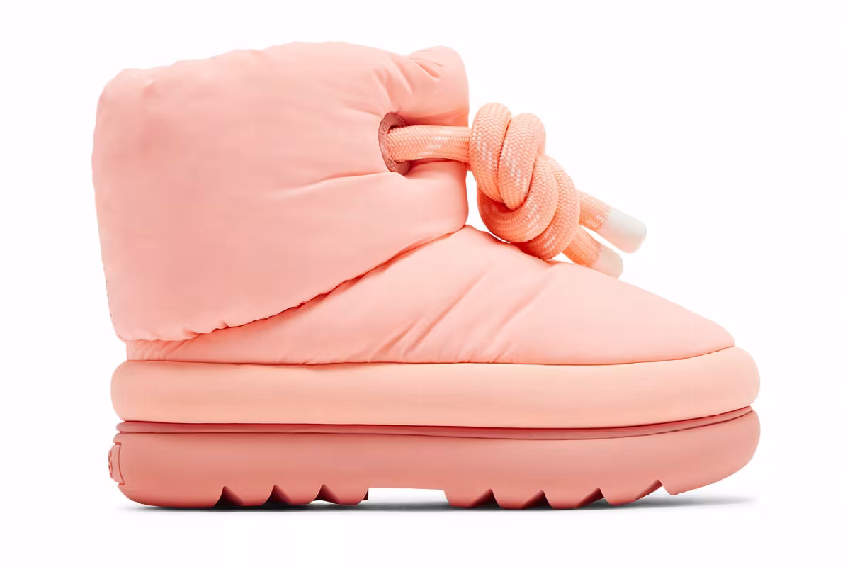 UGG Women's Classic Maxi Short Boot Sweetheart, view 2