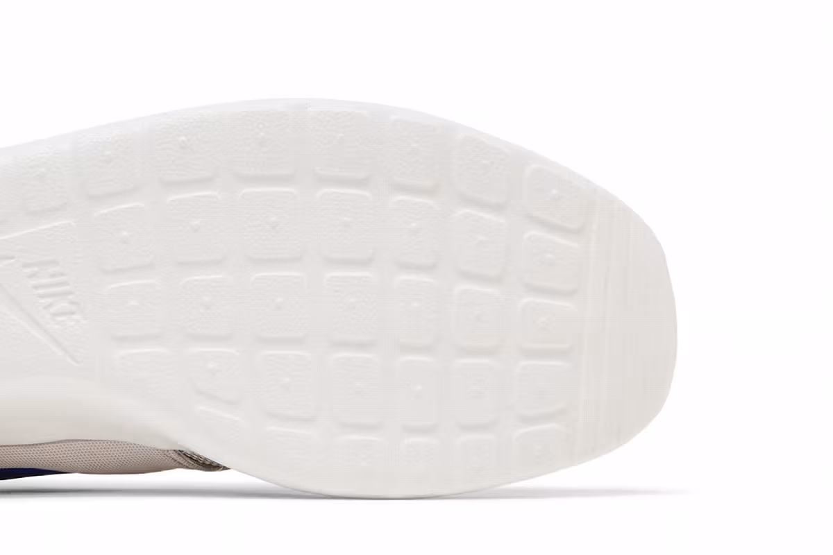 Nike Roshe One Desert Sand Violet, view 6