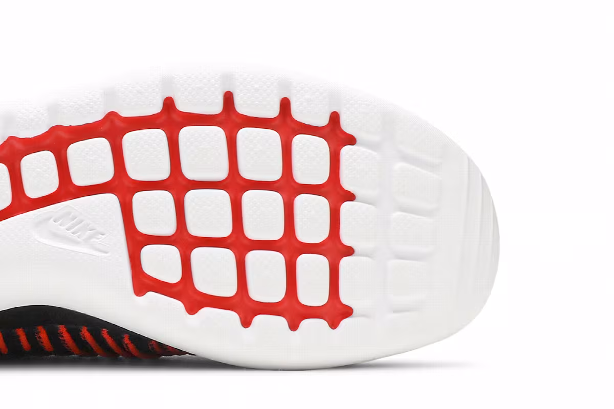 Nike Roshe Two Flyknit Black Bright Crimson, view 6