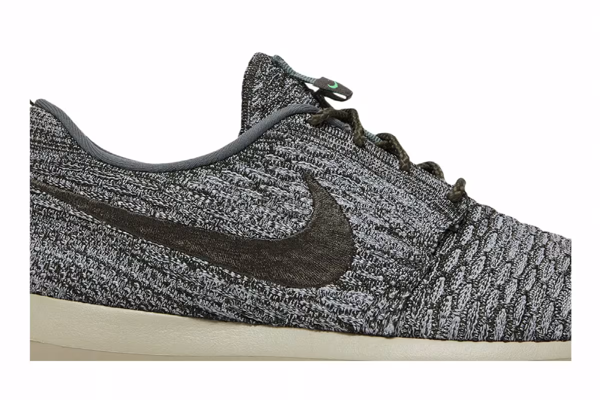 Nike Roshe One Flyknit Sequoia Wolf Grey, view 3
