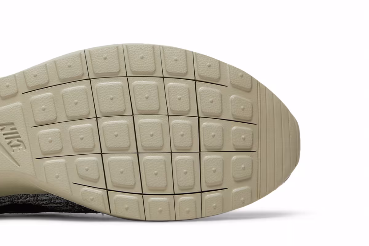 Nike Roshe One Flyknit Sequoia Wolf Grey, view 6