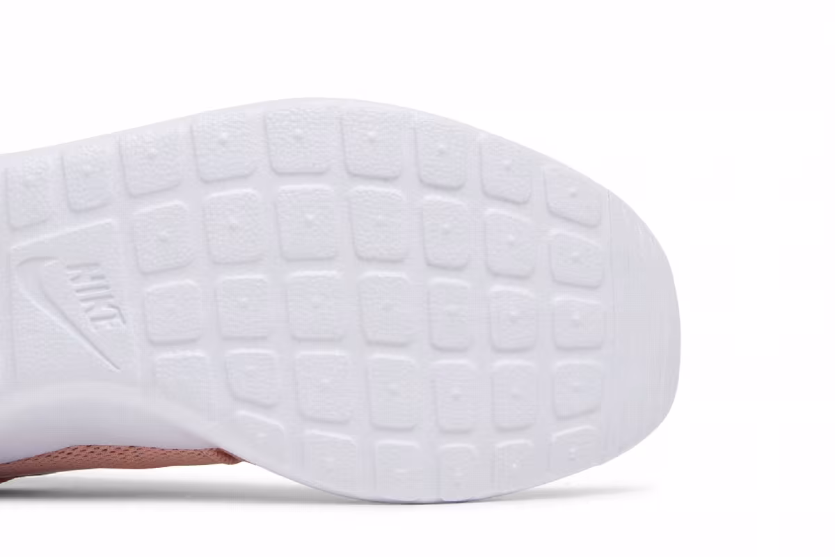 Nike Women's Roshe One Coral Stardust, view 6
