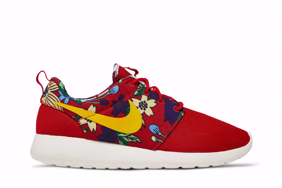 Nike Women's Roshe One Print Aloha Pack, view 2