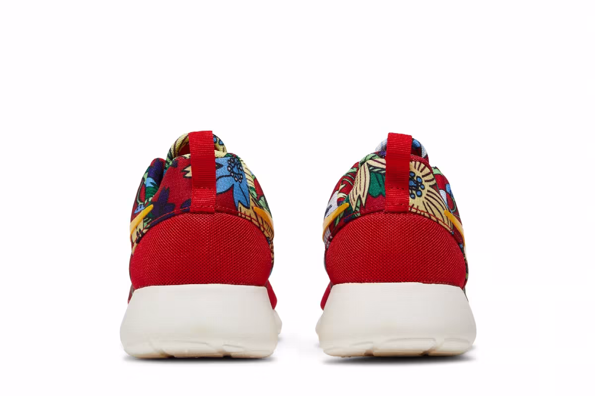 Nike Women's Roshe One Print Aloha Pack, view 7