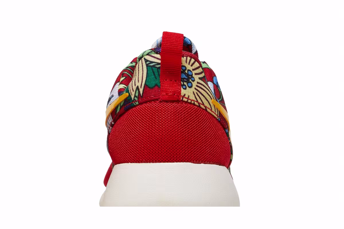 Nike Women's Roshe One Print Aloha Pack, view 8