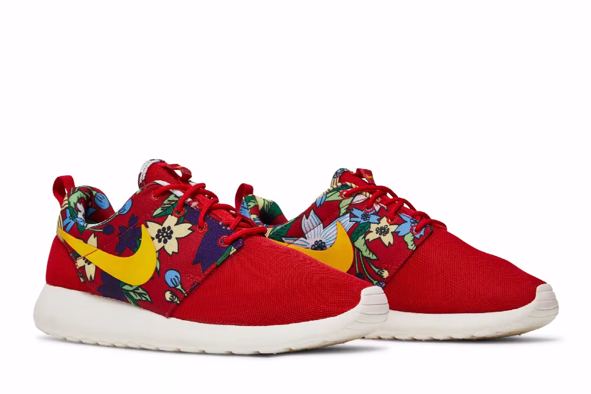 Nike Women's Roshe One Print Aloha Pack, view 9