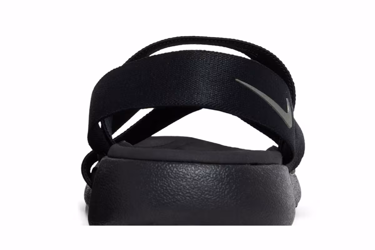 Nike Women's Roshe One Sandal Black, view 8