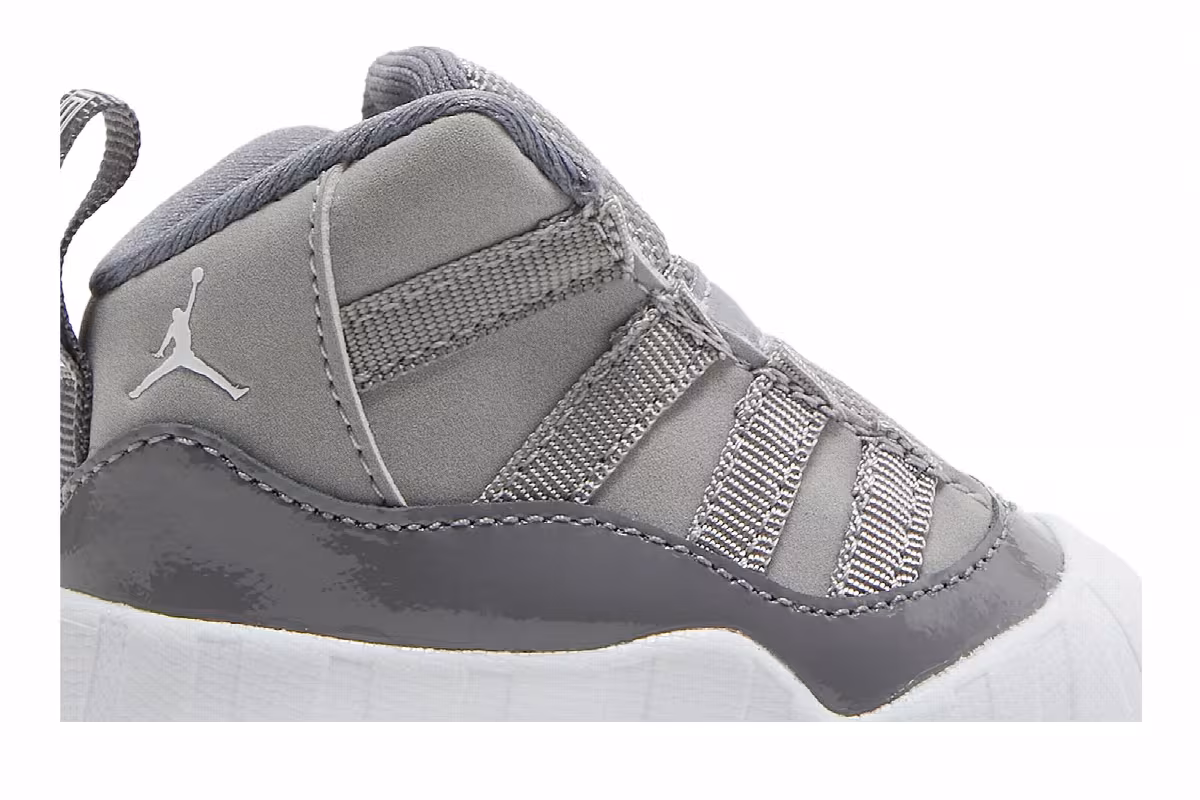 Air Jordan 11 CB Cool Grey 2021, view 3