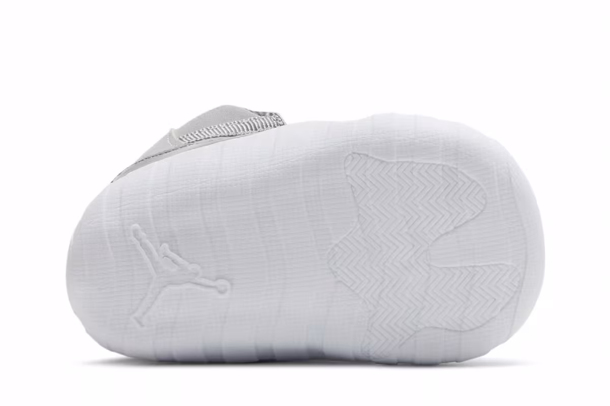 Air Jordan 11 CB Cool Grey 2021, view 5