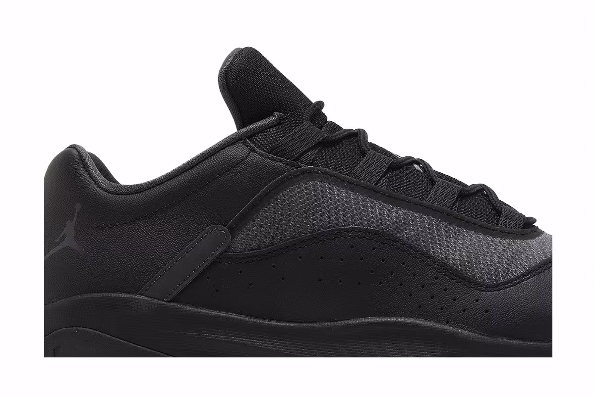 Air Jordan 11 CMFT Low Black Anthracite, view 3