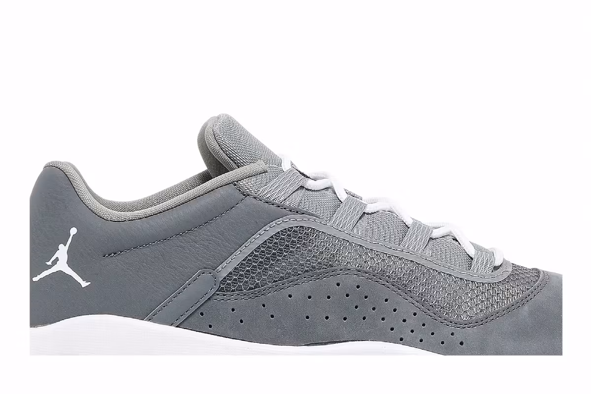 Air Jordan 11 CMFT Low Cool Grey, view 3
