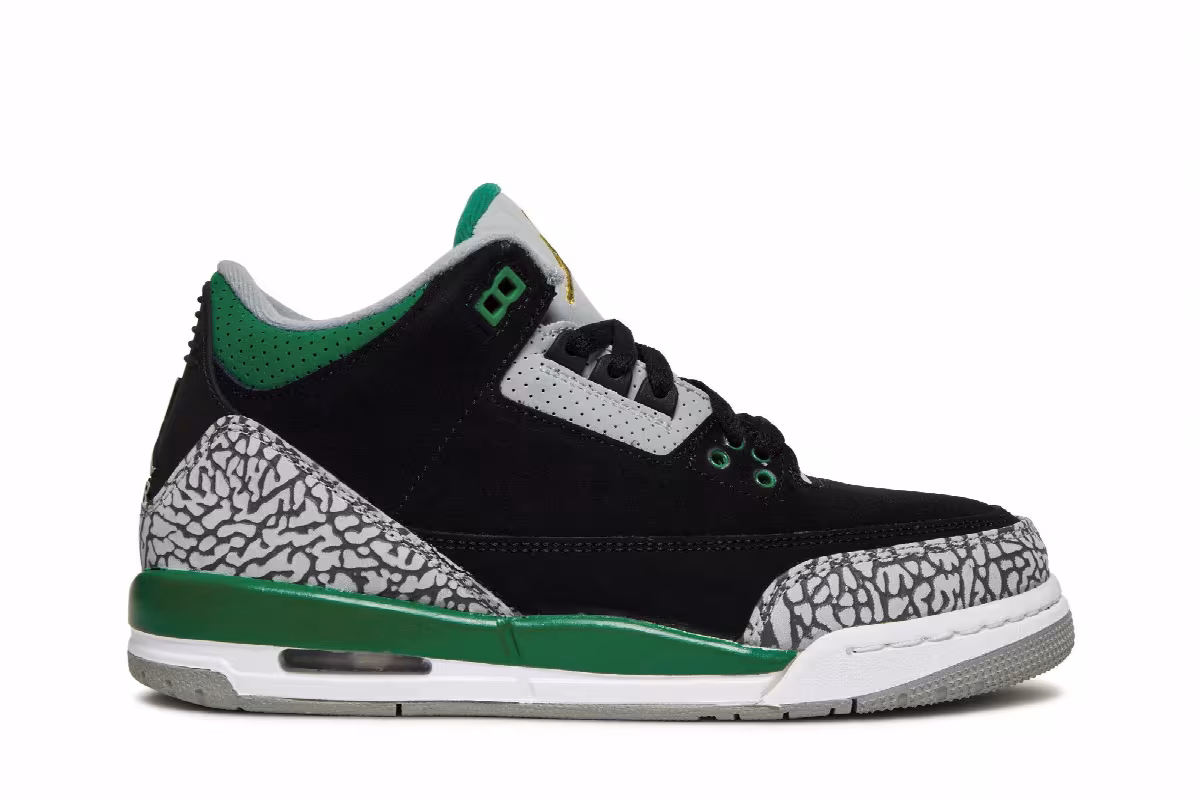 Air Jordan 3 GS Pine Green, view 2