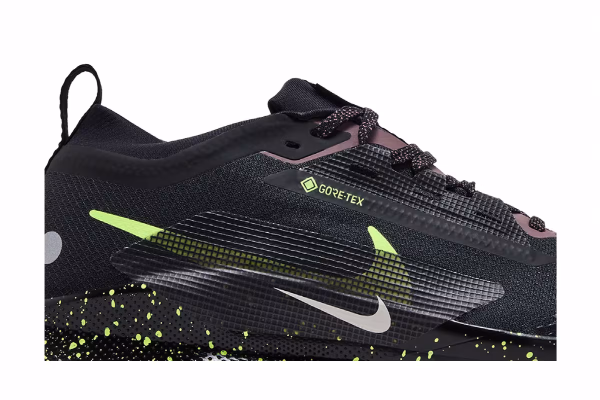 Nike Pegasus Trail 5 GORE-TEX Black Phantom Volt Ice, view 3