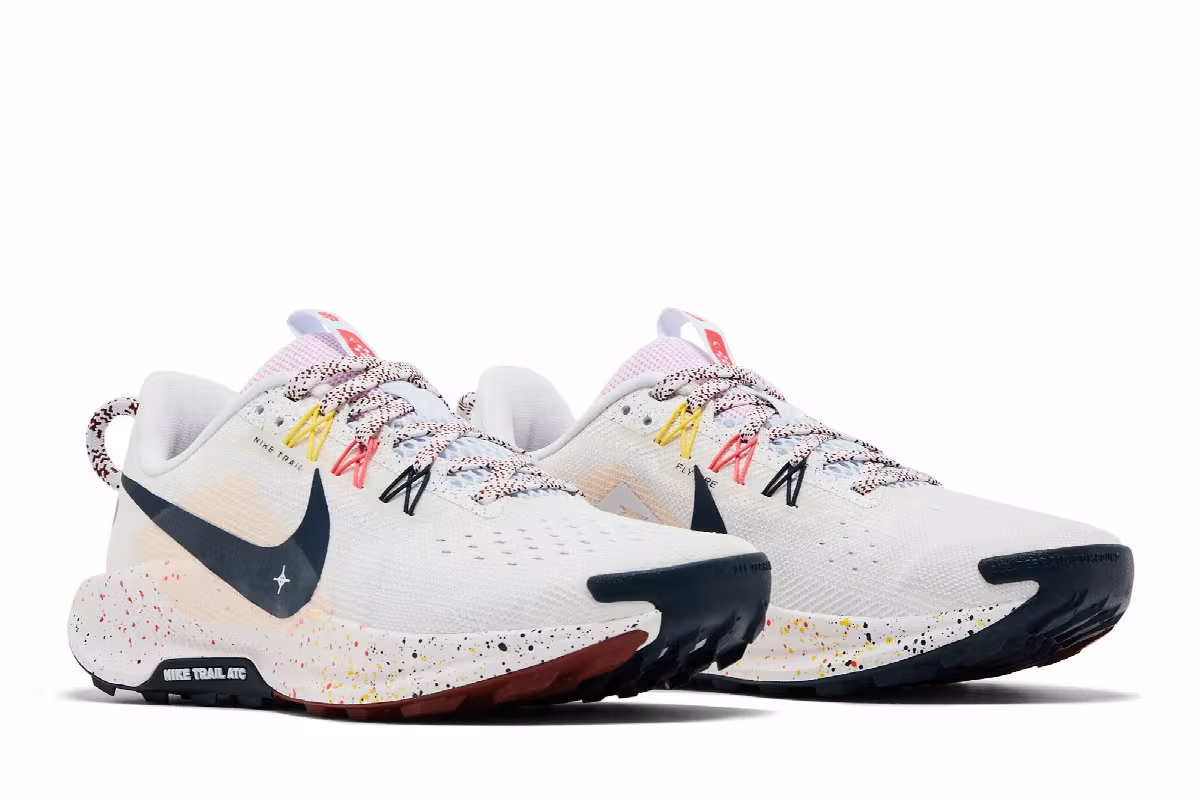 Nike Women's Pegasus Trail 5 Summit White Armory Navy, view 9