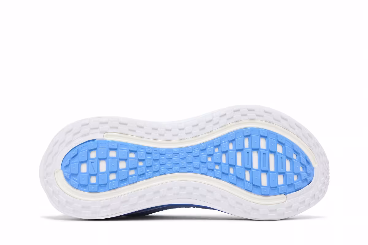 Nike Women's Vomero Plus Football Grey Aluminum, view 5