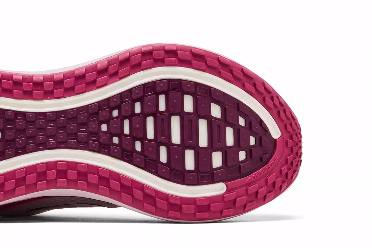 Nike Women's Vomero Plus Silt Red Sweet Beet, view 6