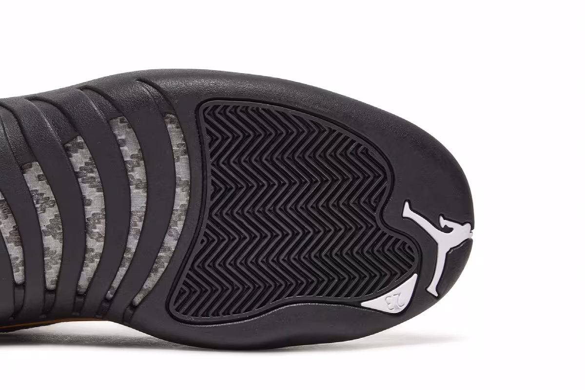 Air Jordan 12 Royalty, view 6