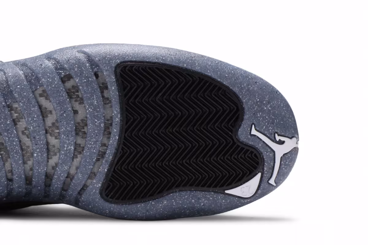 Air Jordan 12 Utility Grind, view 6