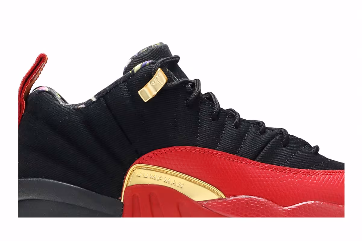 Air Jordan 12 Low SE GS Super Bowl, view 3