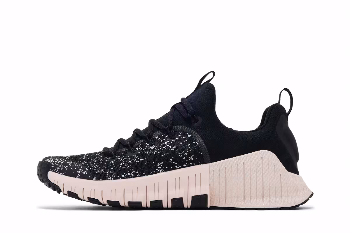 Nike Women's Free Metcon 6 SE Black Metallic Silver, view 4