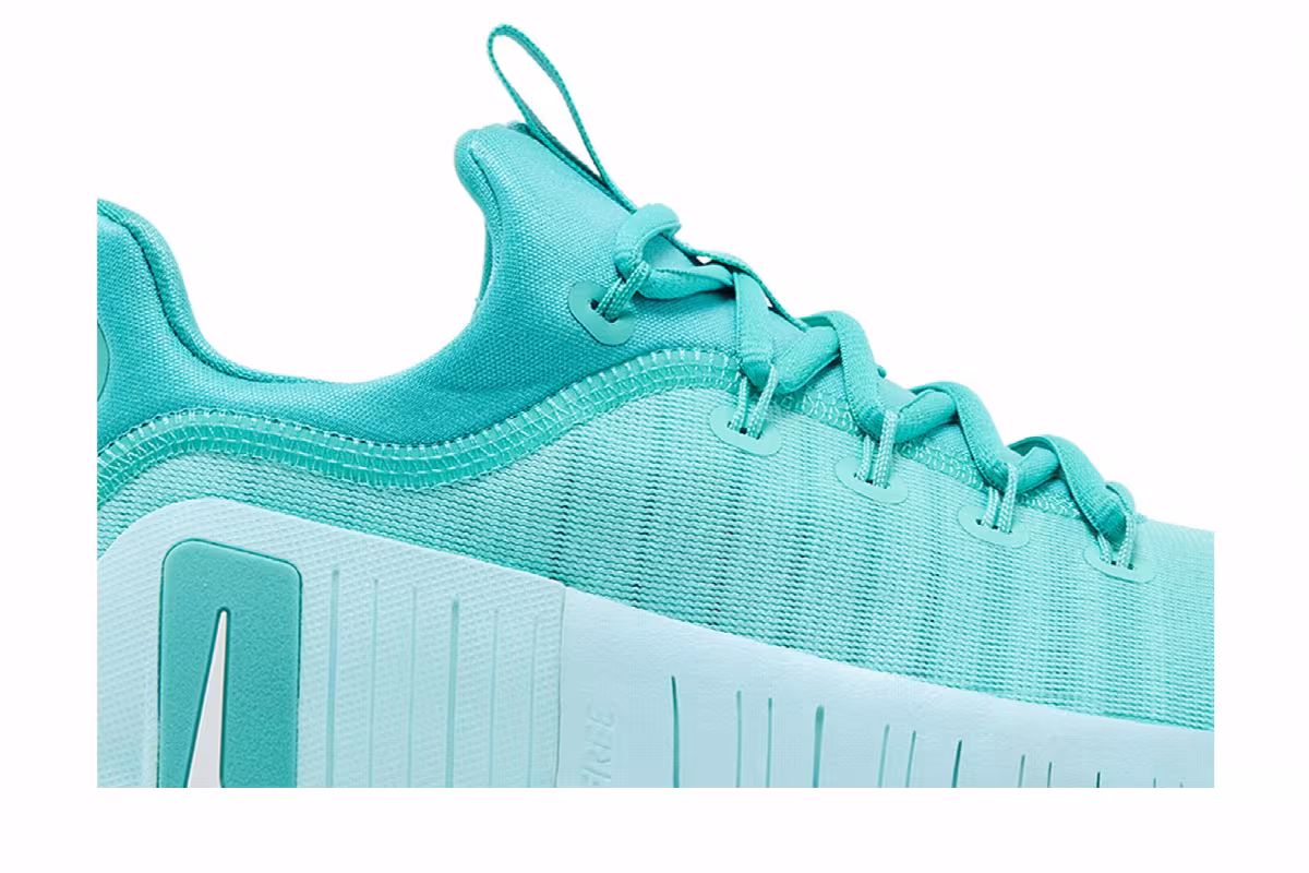 Nike Women's Free Metcon 6 Bleached Turquoise, view 3