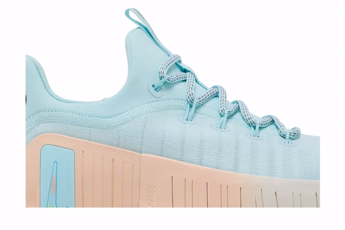 Nike Women's Free Metcon 6 Premium Glacier Blue Washed Coral, view 3