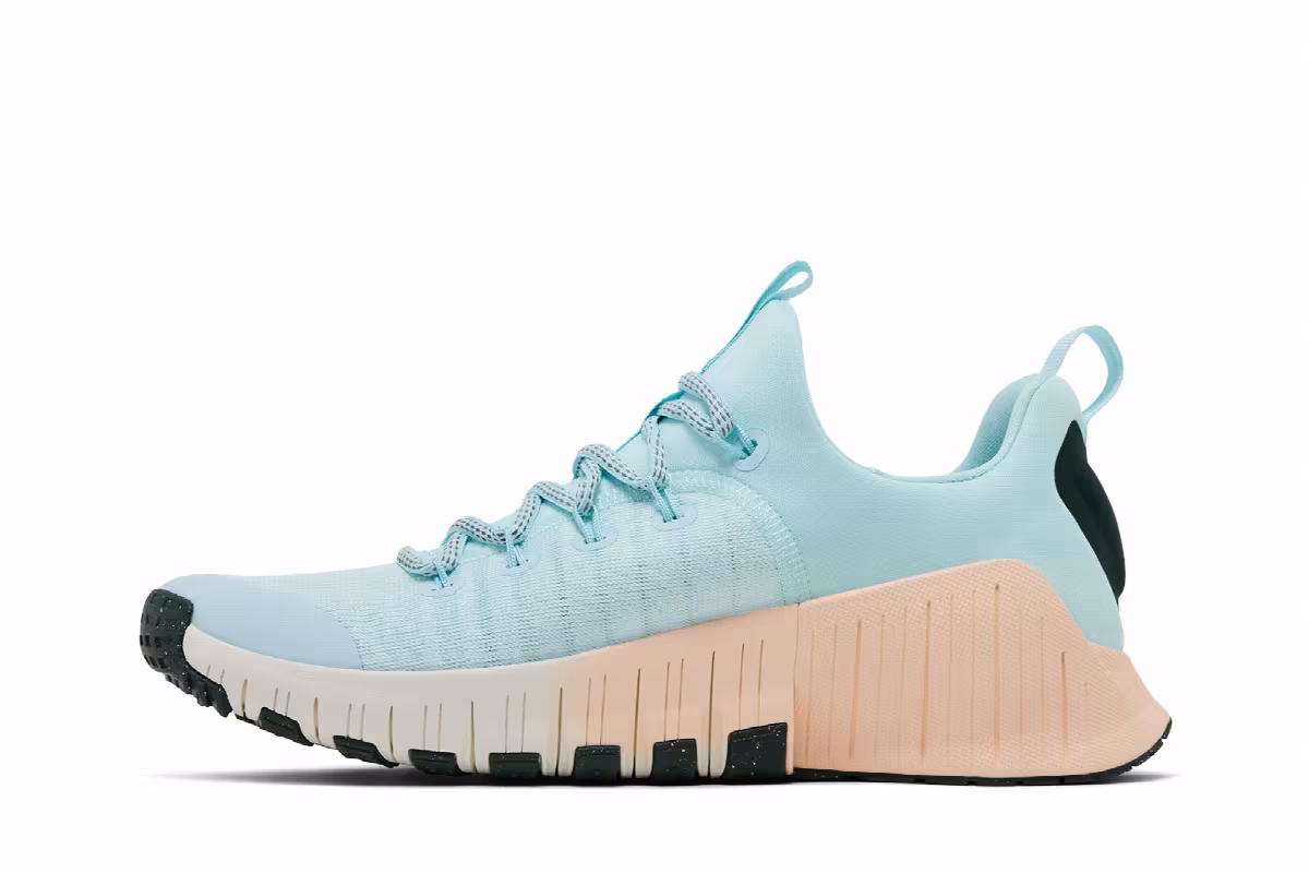 Nike Women's Free Metcon 6 Premium Glacier Blue Washed Coral, view 4