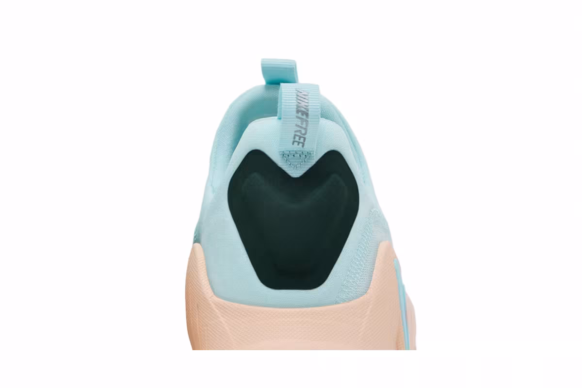 Nike Women's Free Metcon 6 Premium Glacier Blue Washed Coral, view 8
