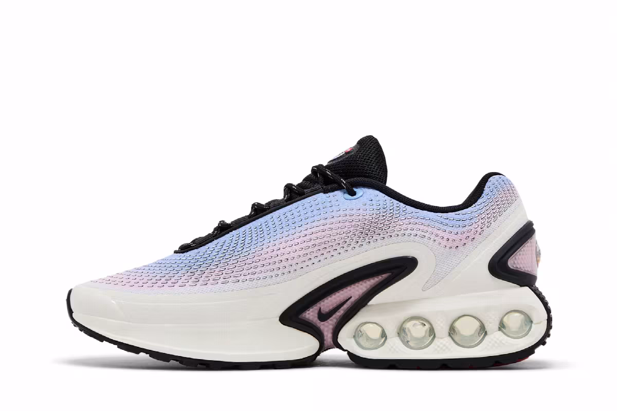 Nike Women's Air Max DN Dawn, view 4