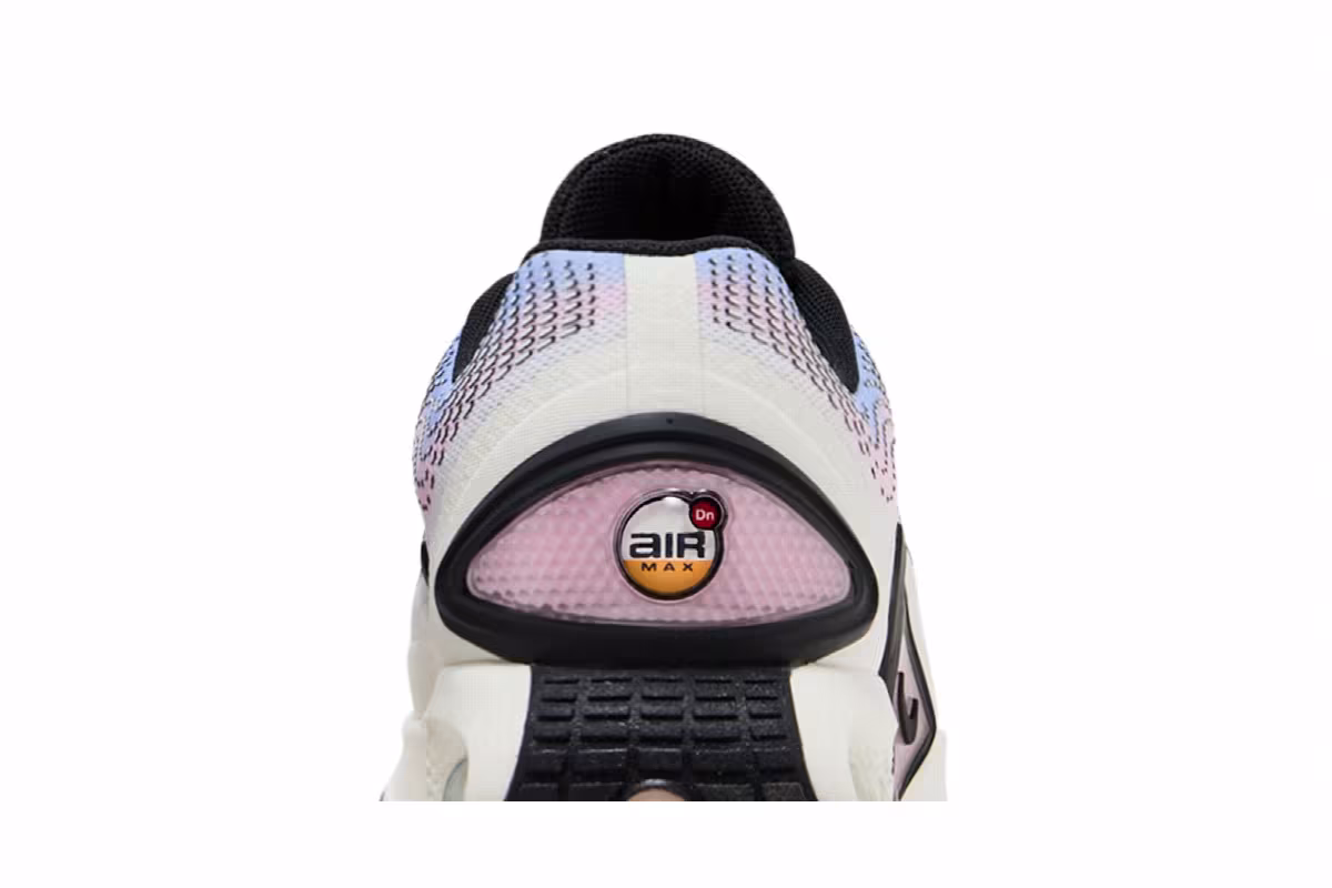 Nike Women's Air Max DN Dawn, view 8