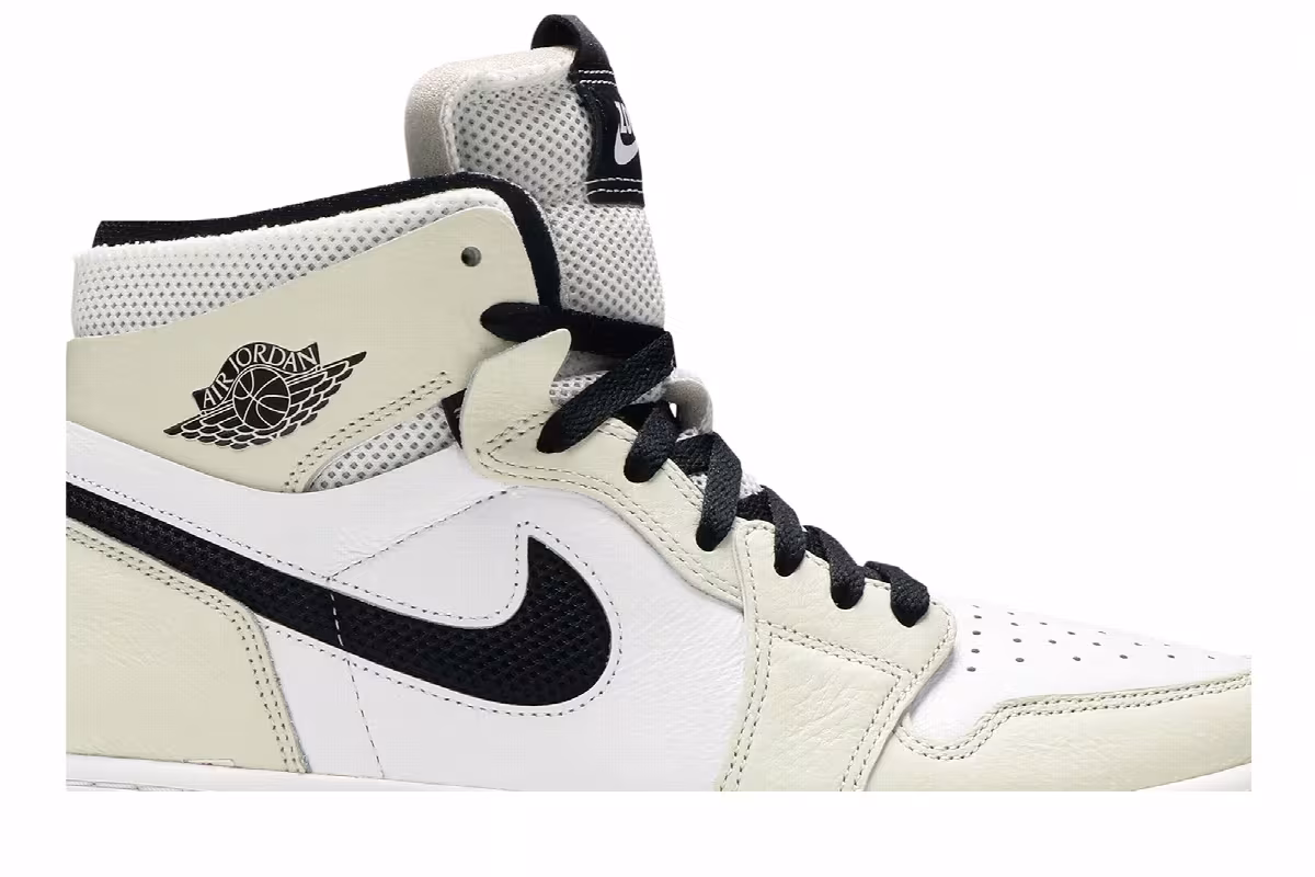Women's Air Jordan 1 High Zoom Comfort Light Bone, view 3