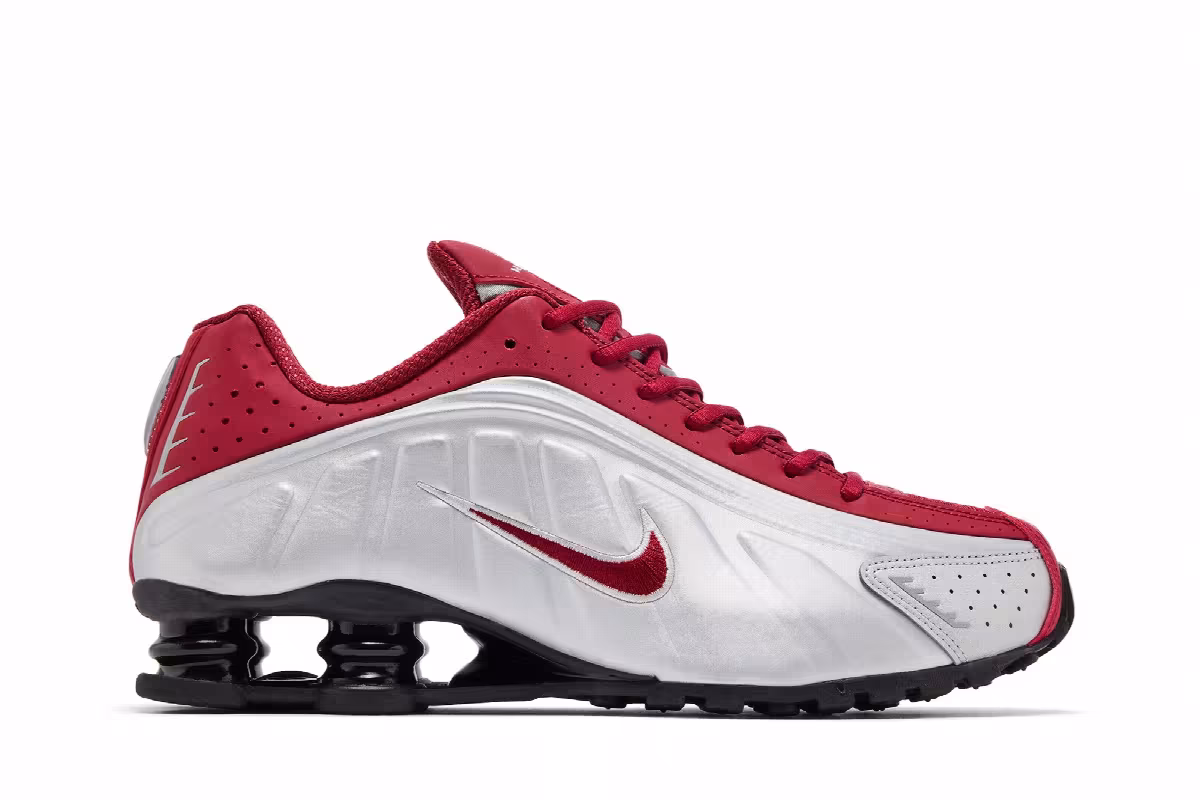 Nike Shox R4 Metallic Silver Black Team Crimson, view 2