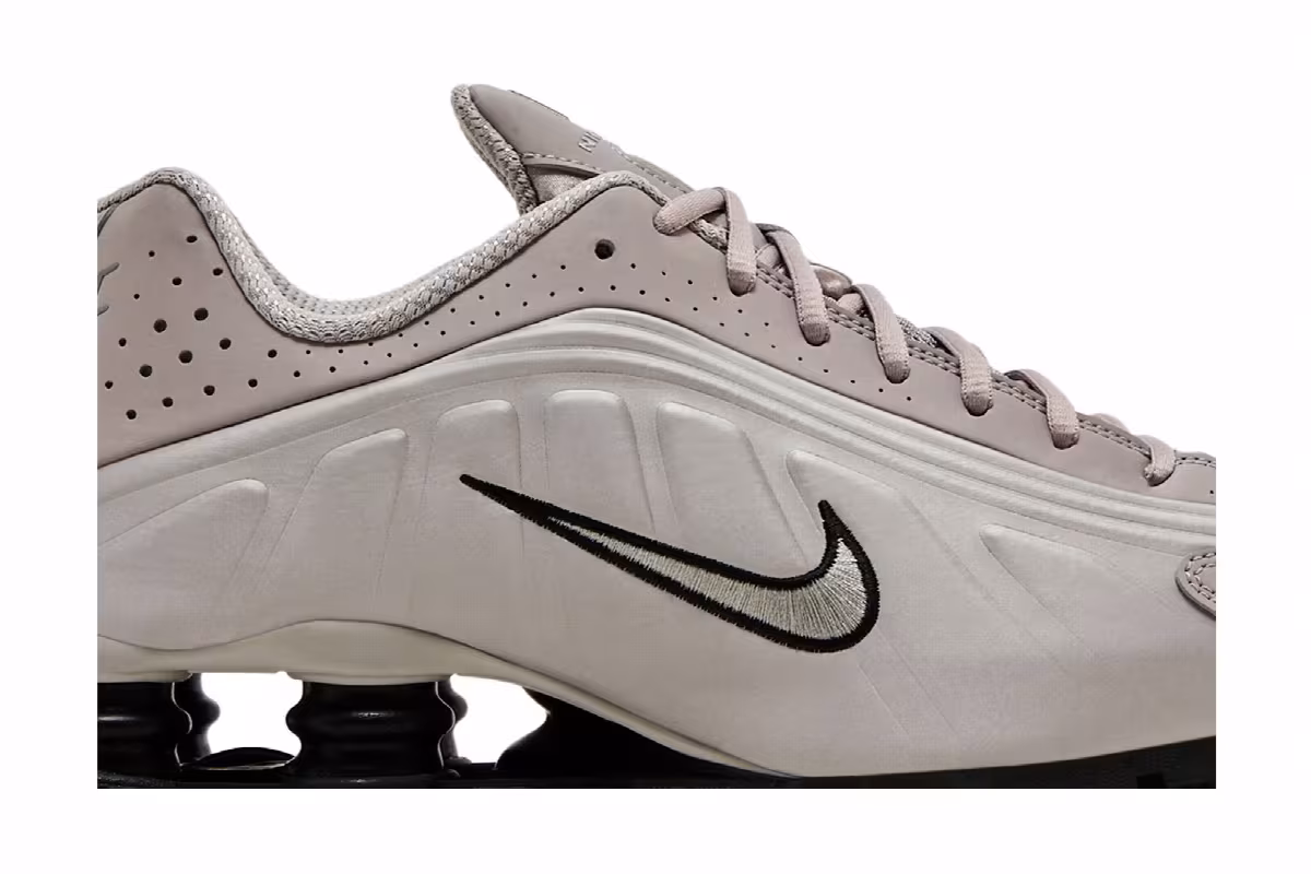 Nike Shox R4 College Grey, view 3