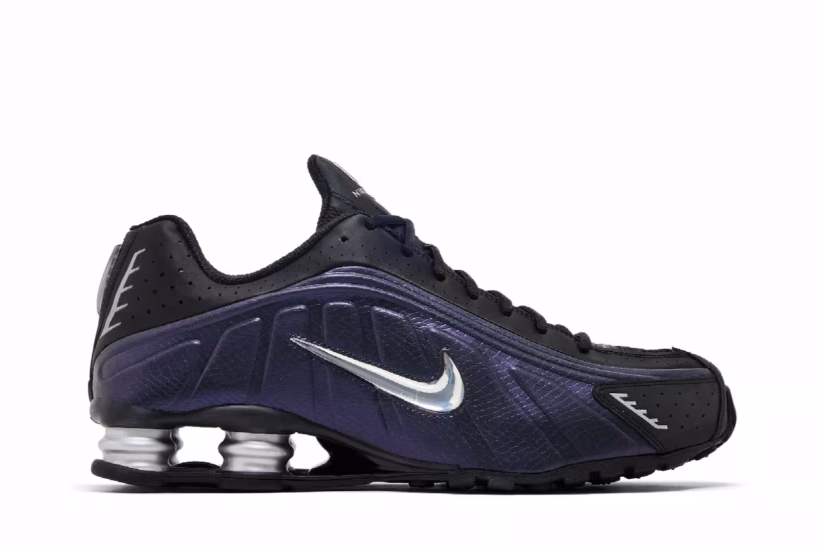 Nike Shox R4 Black Metallic Silver Purple Dynasty, view 2