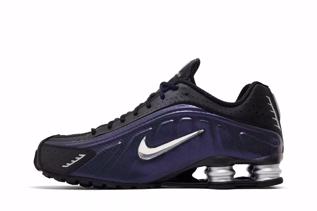 Nike Shox R4 Black Metallic Silver Purple Dynasty, view 4