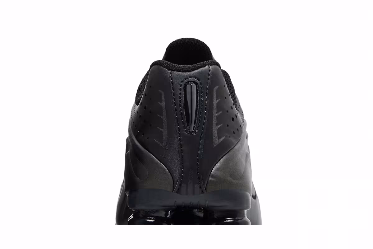 Nike Shox R4 GS Triple Black, view 8