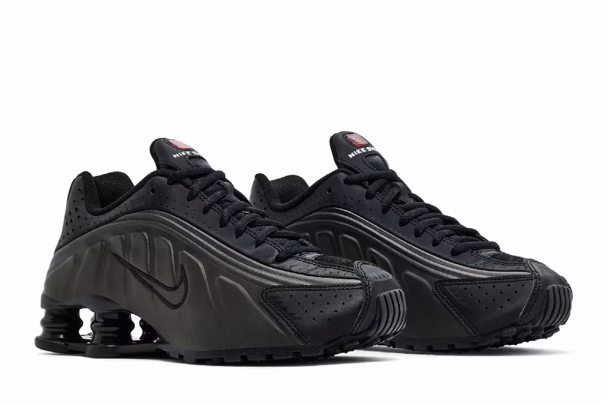 Nike Shox R4 GS Triple Black, view 9