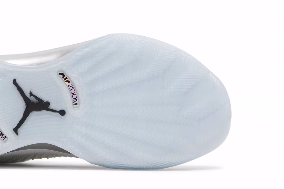 Air Jordan 35 Low White Metallic Silver, view 6