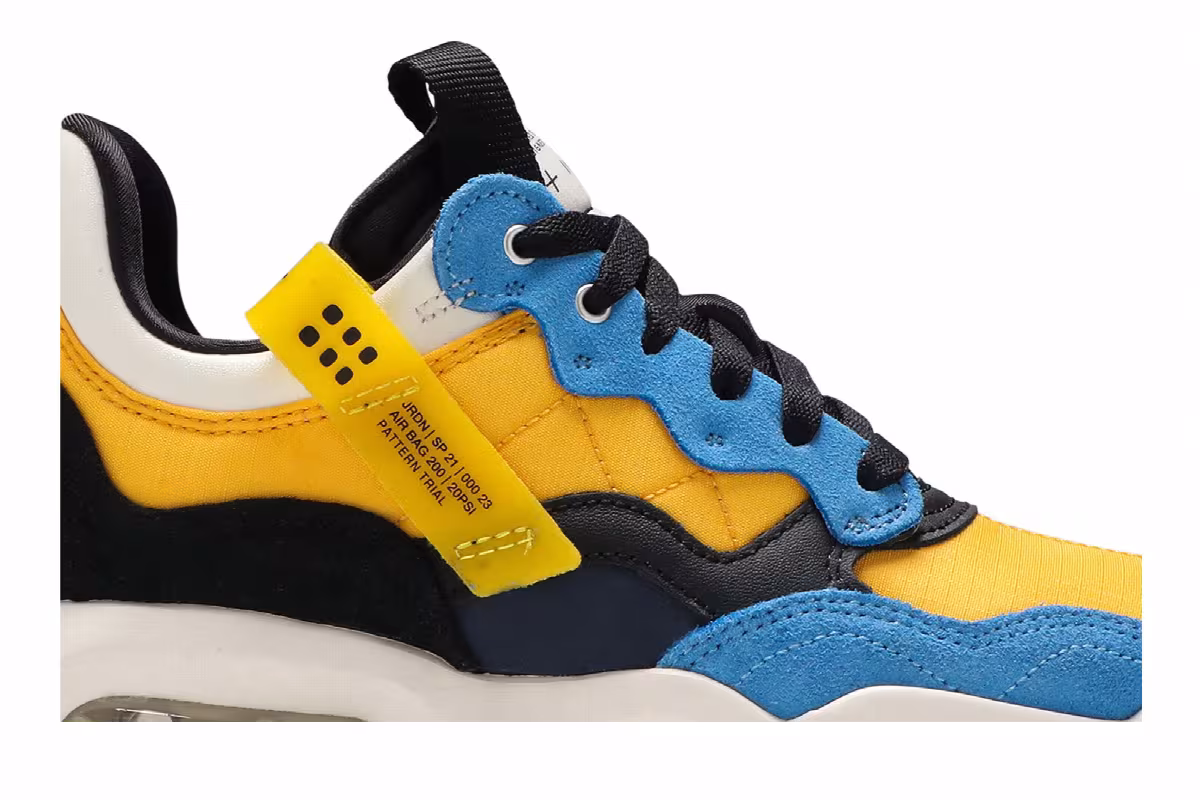 Air Jordan MA2 GS University Gold, view 3