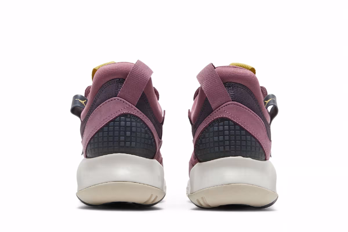 Air Jordan Women's Jordan MA2 Light Mulberry, view 7