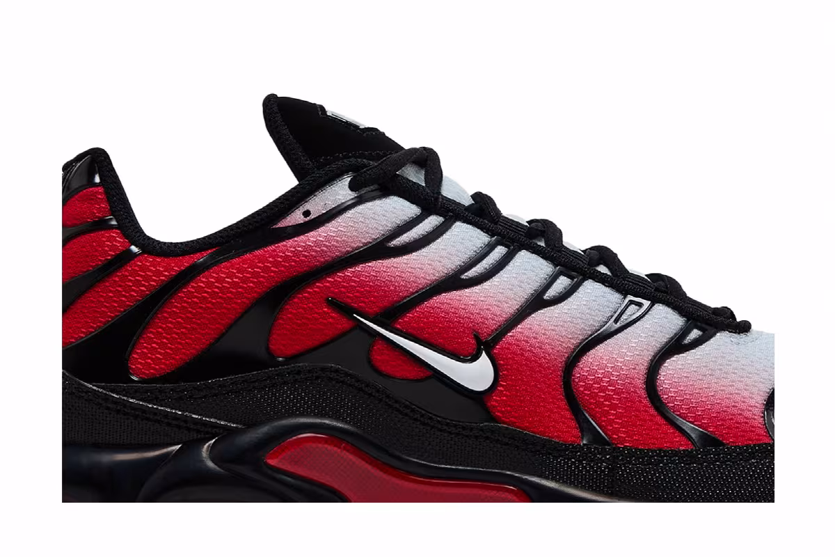 Nike Air Max Plus Pure Platinum University Red, view 3